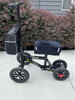 Knee scooter with memory foam knee pad