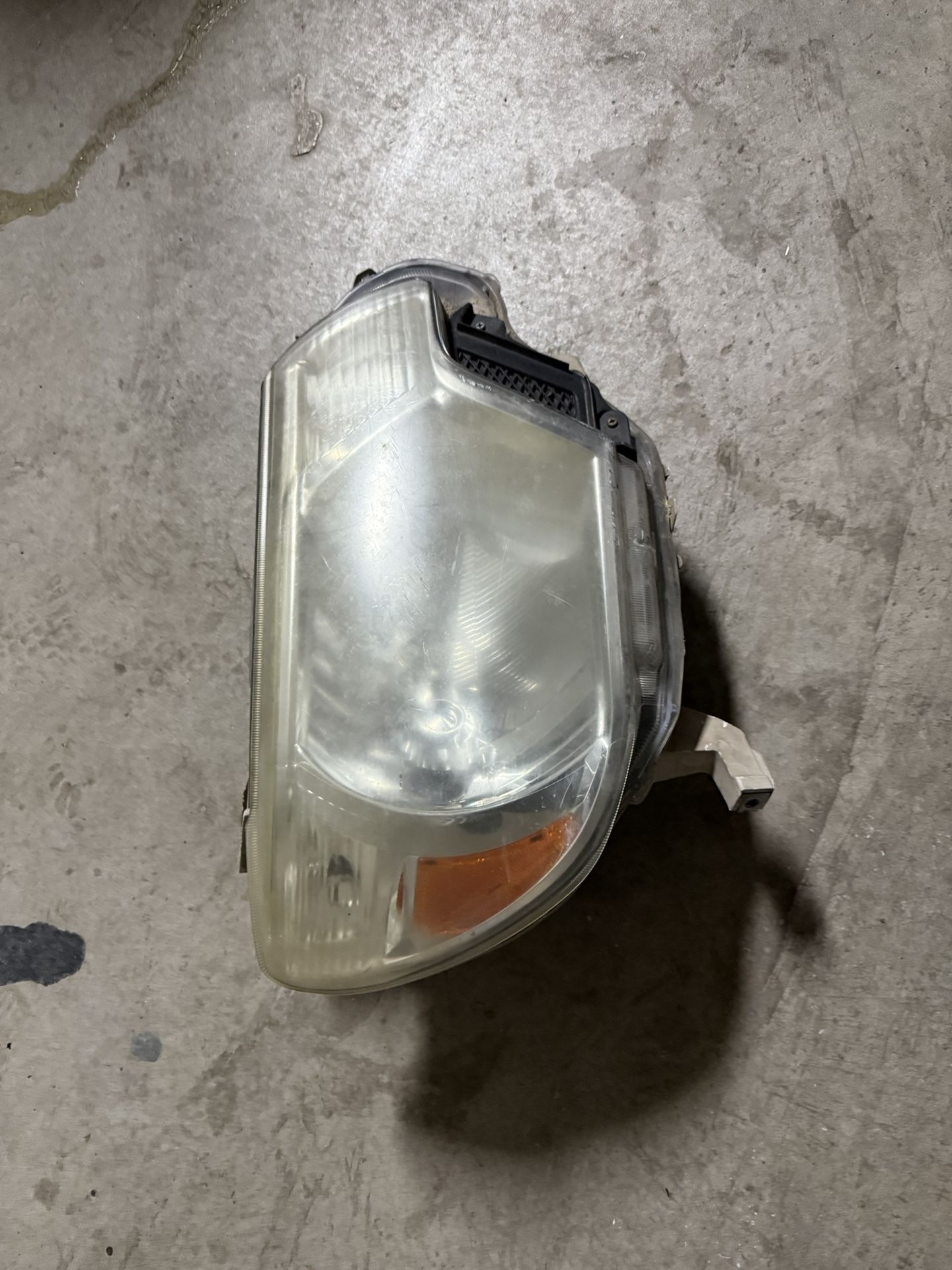 Toyota Tacoma Headlight Passenger Side 