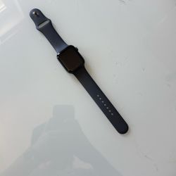 Locked Apple Watch SE
