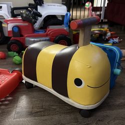 Wooden bumble bee bay ride $5