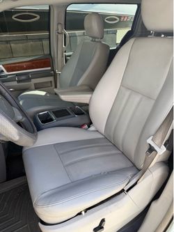 2009 Chrysler Town & Country