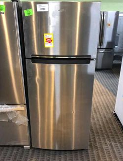 Brand New Whirlpool Top Freezer Refrigerator in Stainless (Model:WRT518SZFM) VYU1