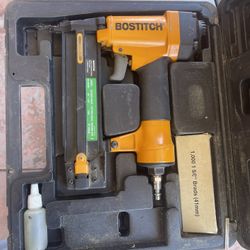 Clavadora Bostitch