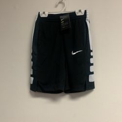 Nike Boy’s Dri-Fit Medd Mesh Shorts. Sz M. Black/White.                    Sh