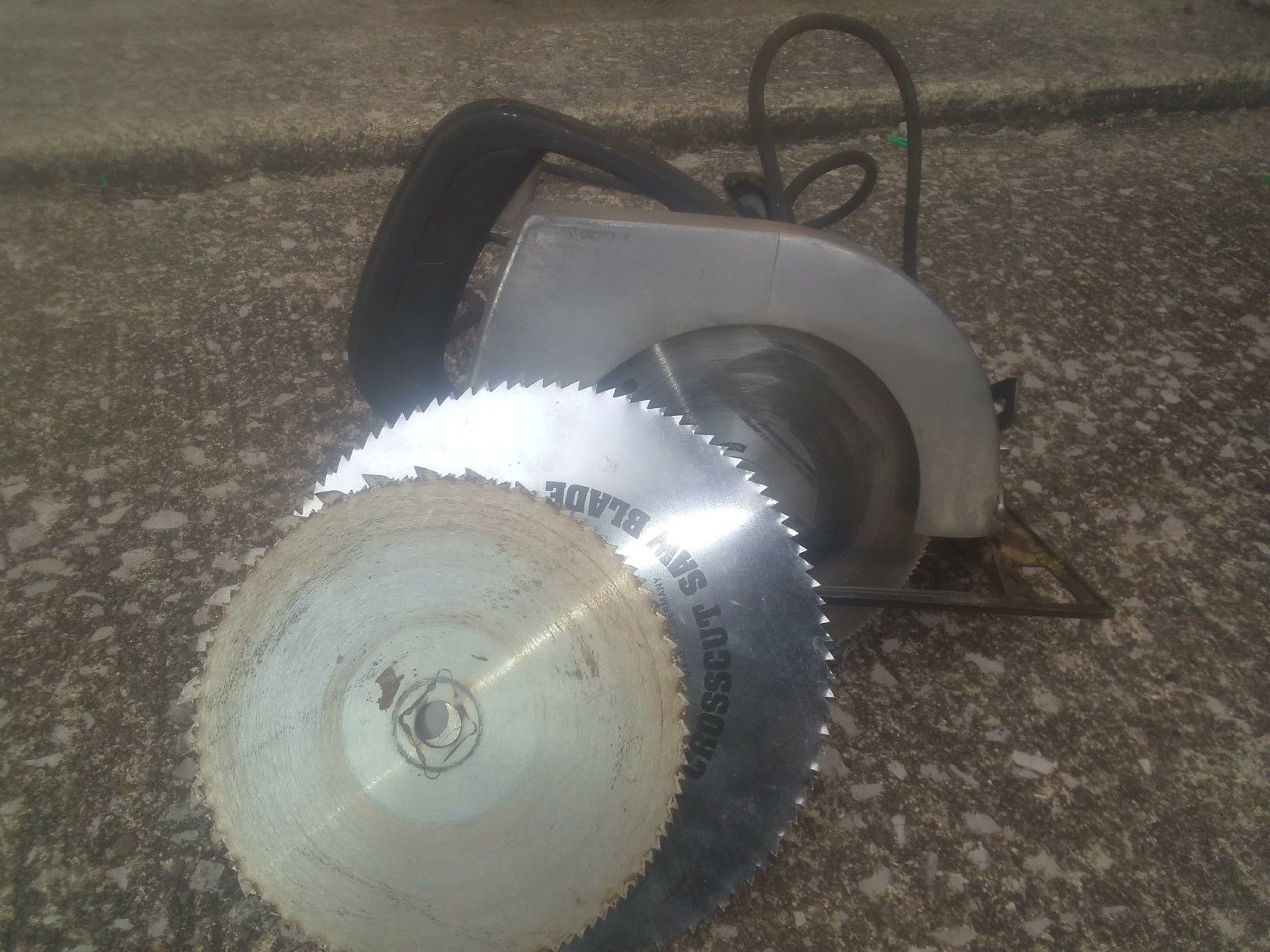Industrial Raiting Saw with blades