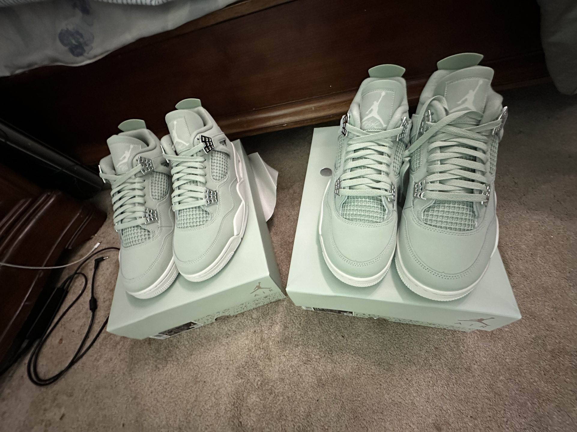 Jordan 4 Retro Abundance / Seafoam W Size 10