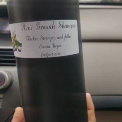 Champu. Especial para problemas. De el cabeyo. Todo lo que tenca que ber con problemas. Capilares. Es abase de. Herbas. ?