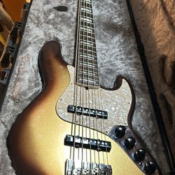 5  String Fender, Ultra Jazz Bass ( Mocha Sunburst)