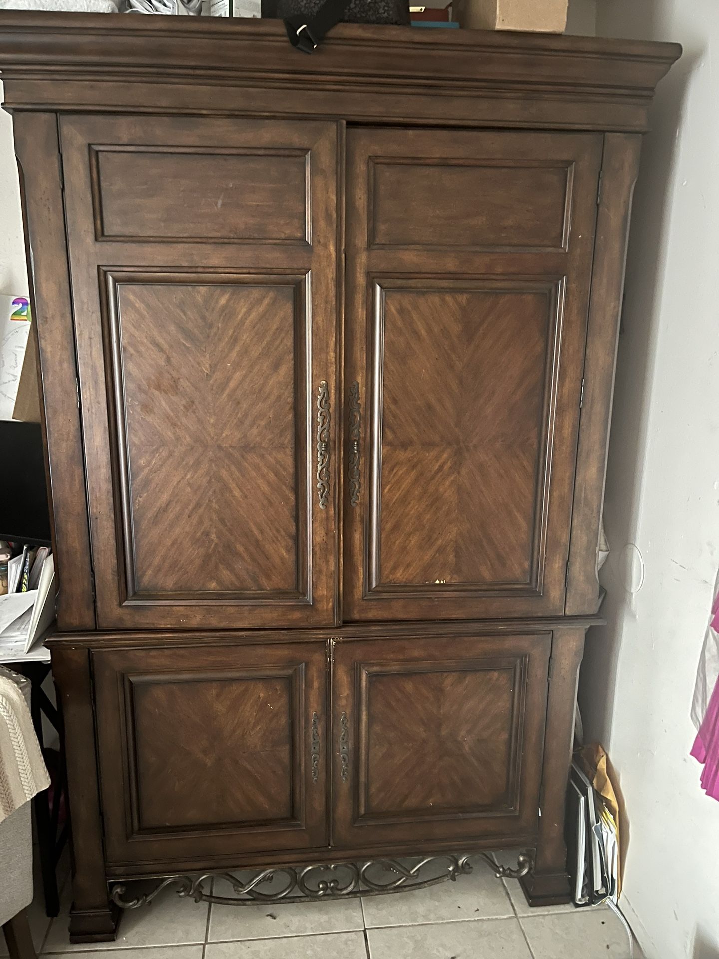 Armoire Cabinet