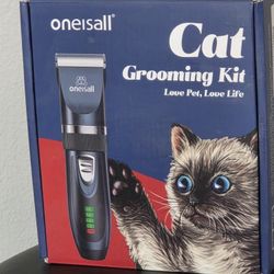 Like New - Cat Grooming Kit