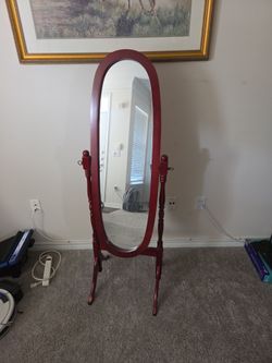 Free standing mirror