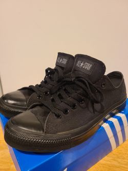 Low Black Converse Sneakers 