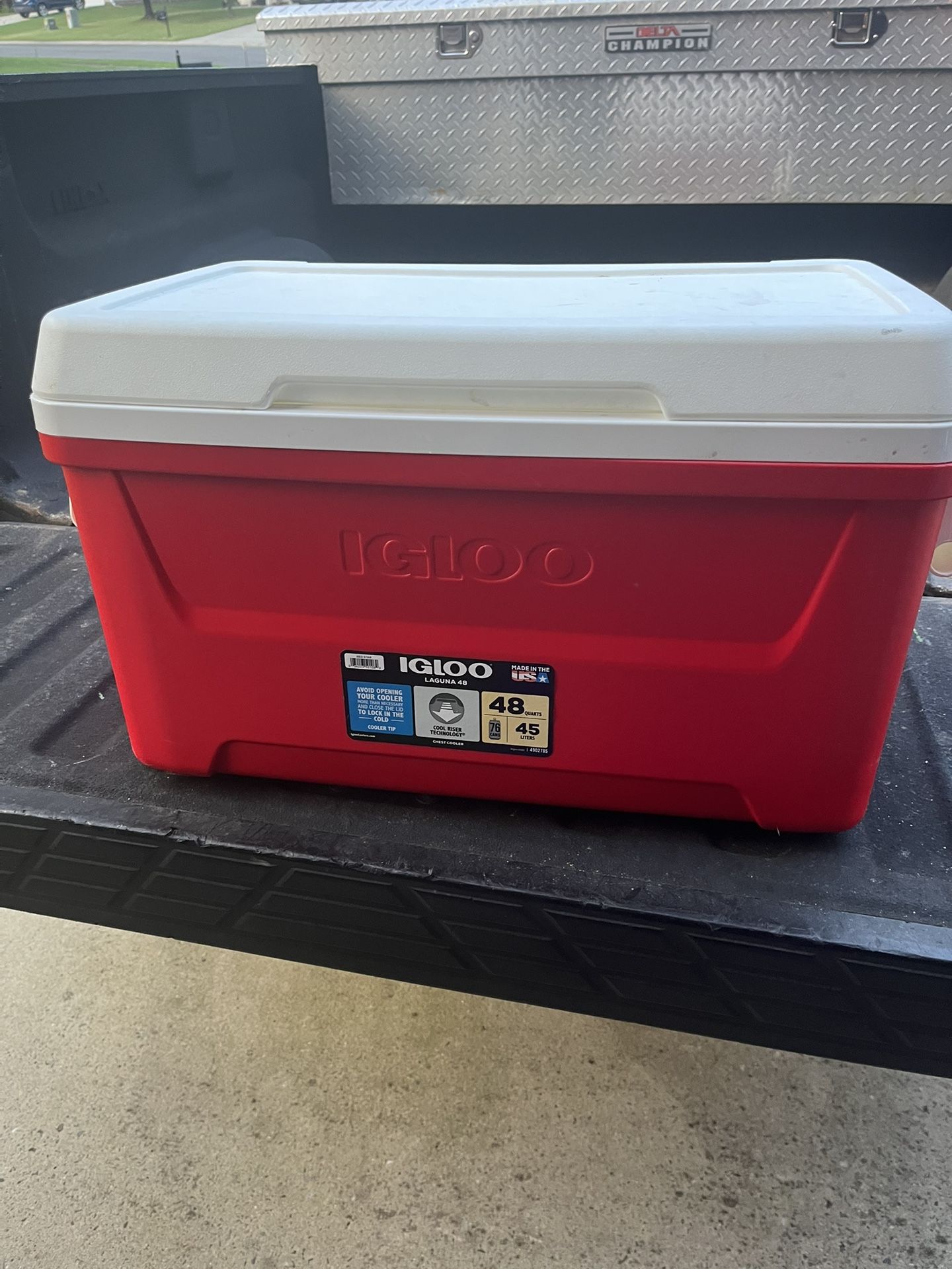 48 Quart Igloo Cooler - Previously Used