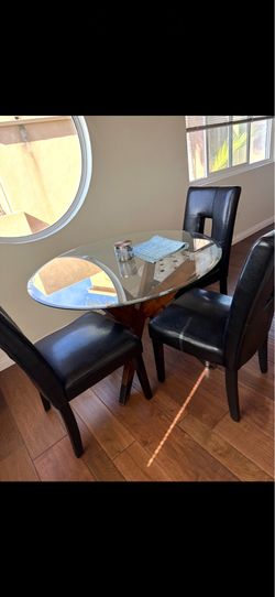 Kitchen table with 4 chairs