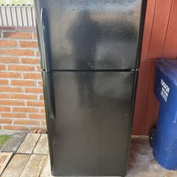 Black frigidaire refrigerator