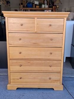 Dresser (WOOD)