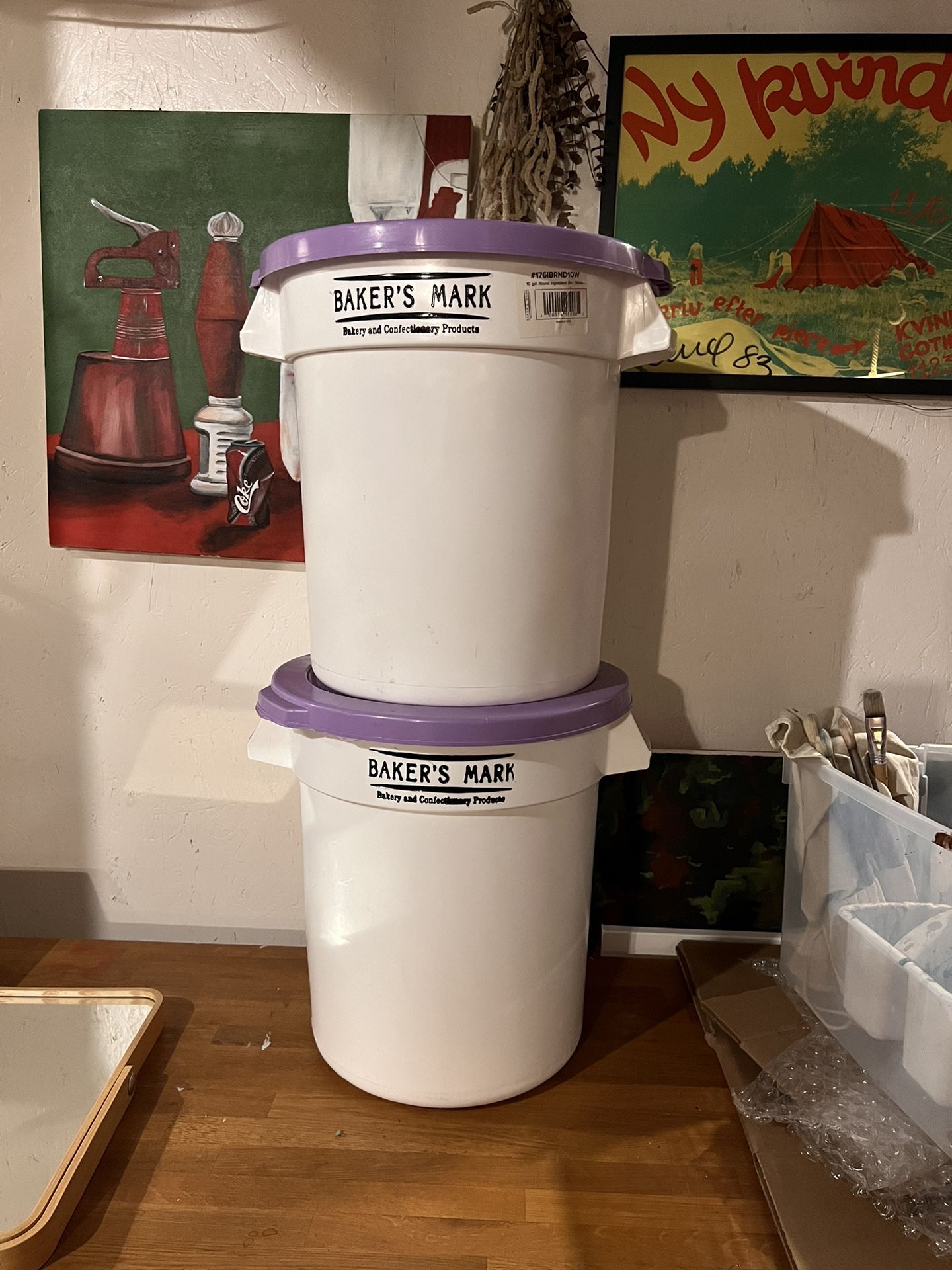 Baker's Mark 10 Gallon / 160 Cup White Round Ingredient Storage Bin with Lavender Lid