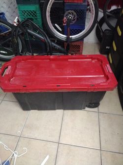 Husky 45 Gallon Tote With Wheels 