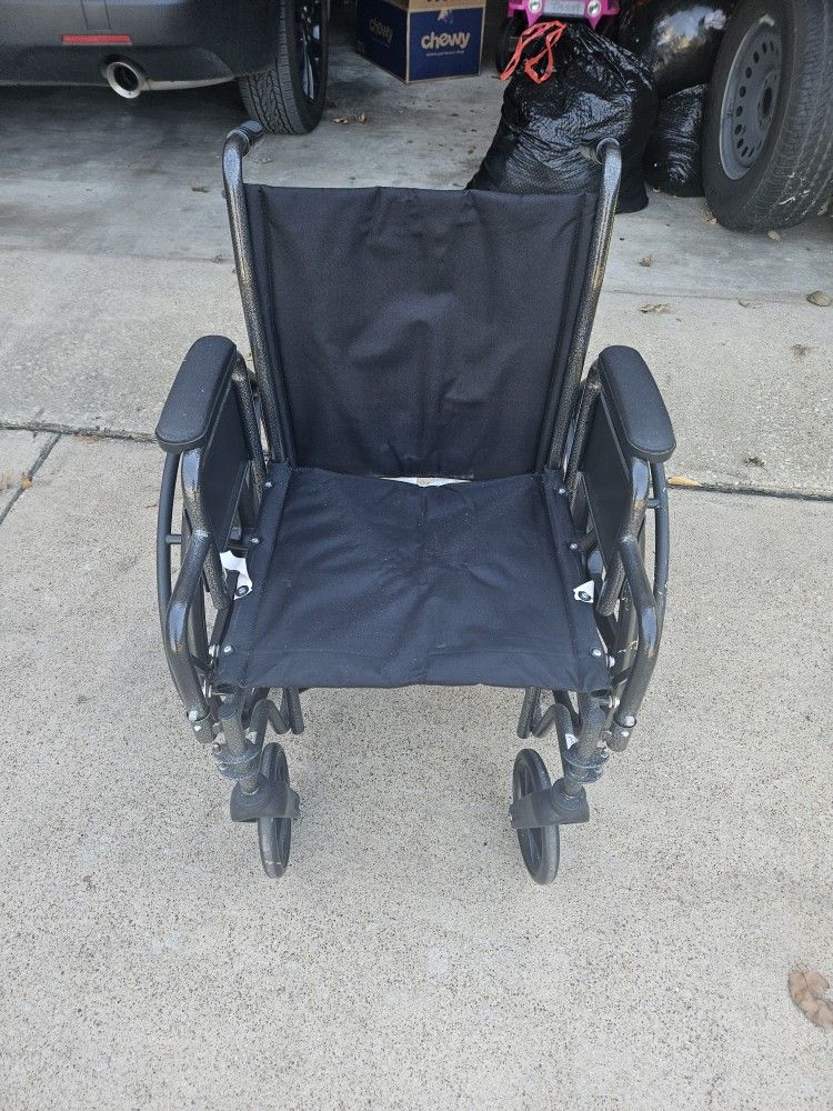 Medline Wheelchair- NO FEET REST