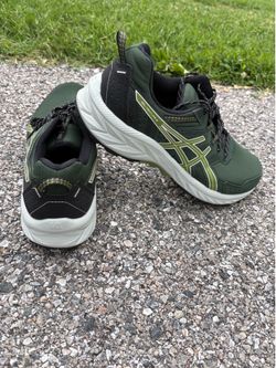 New. Men’s running, walking shoes. ASICS Gel-Venture 9.