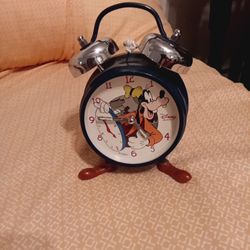 Disney Resort GOOFY CLOCK