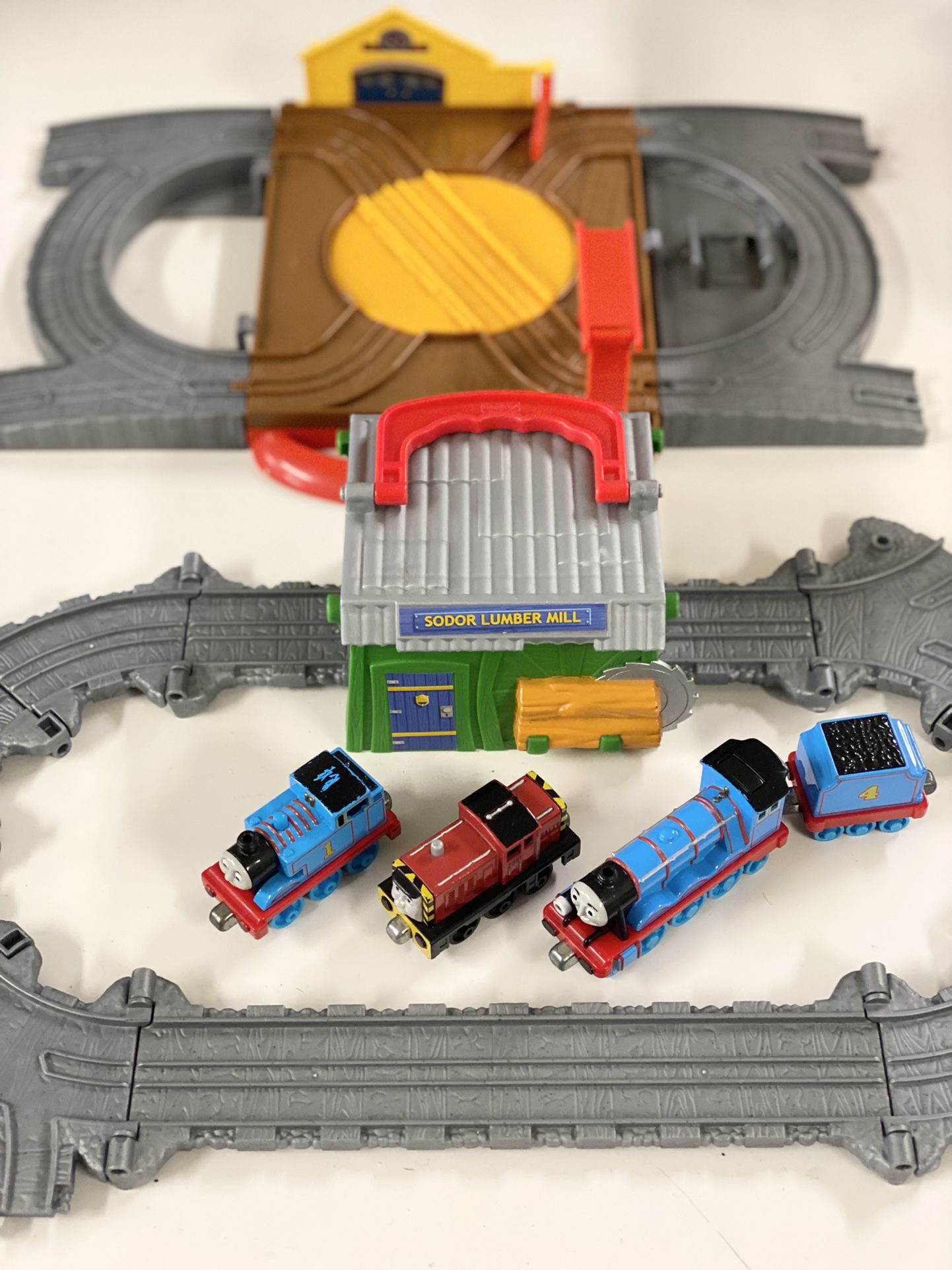 Thomas Take-N-Play Sets With Trains 