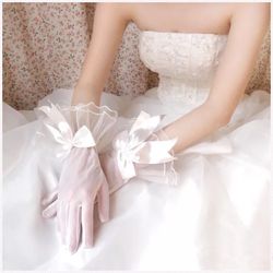 Bridal gloves