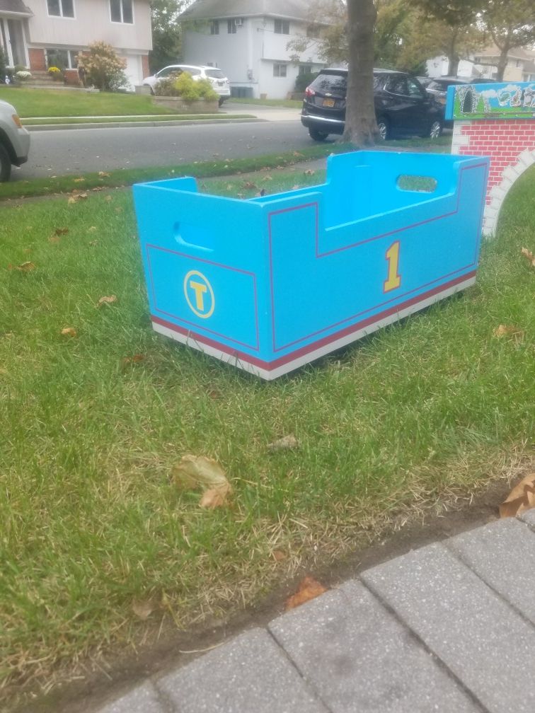 Thomas and friends train storage cart on wheels