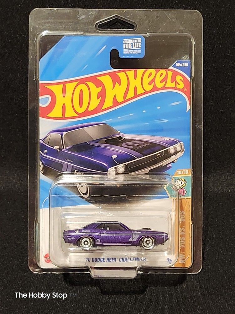 Hot Wheels 🔥 🛞, $9 Challenger, Protective Display Case Included! Obo