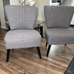 Accent Chairs 