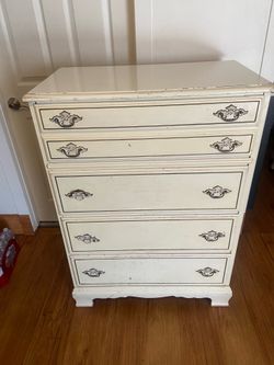 Bassett dresser