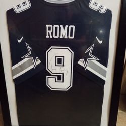 Tony Romo Sign Frame Jersey With JSA Certificate Of Authenticity