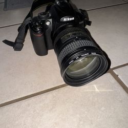 Nikon D5000