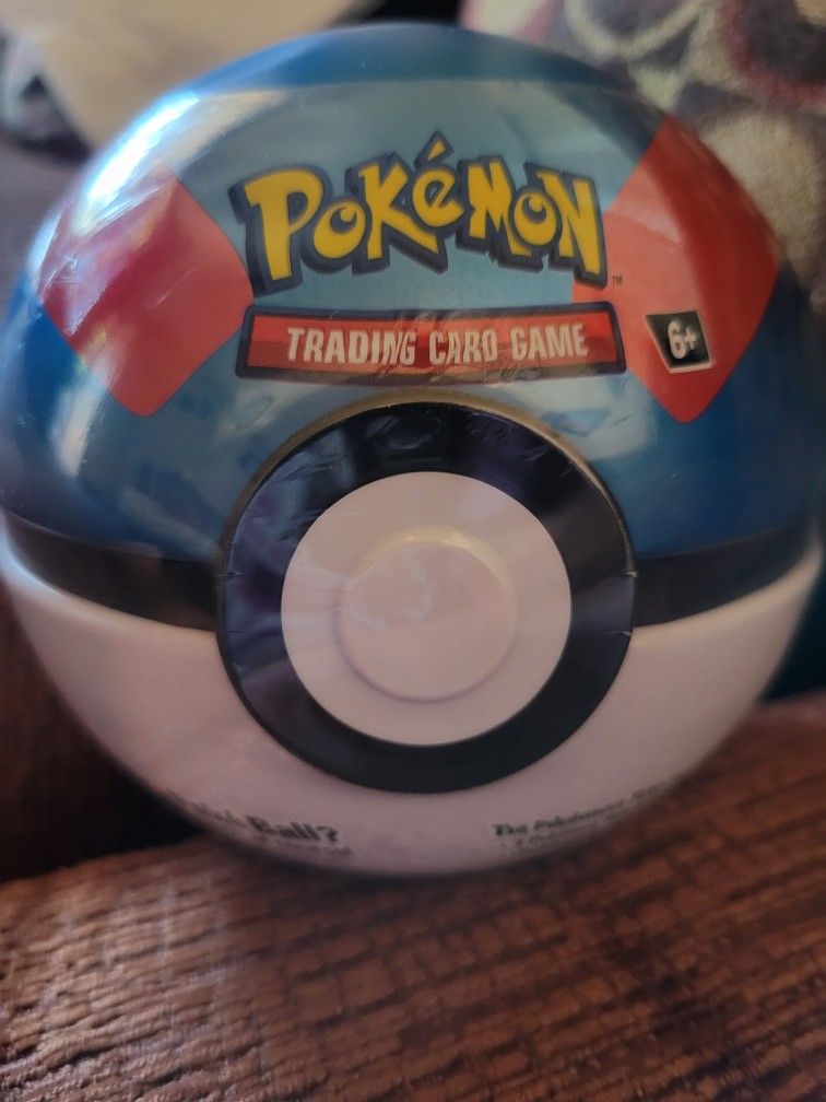 Pokemon TCG Ball Tin
