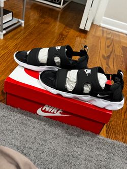Nike Owaysis Sandals Black and White Size 8