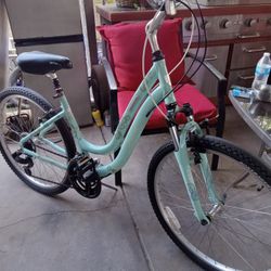 BIKE TREK TIRES SIZE 26 FRAME SIZE MEDIUM 
