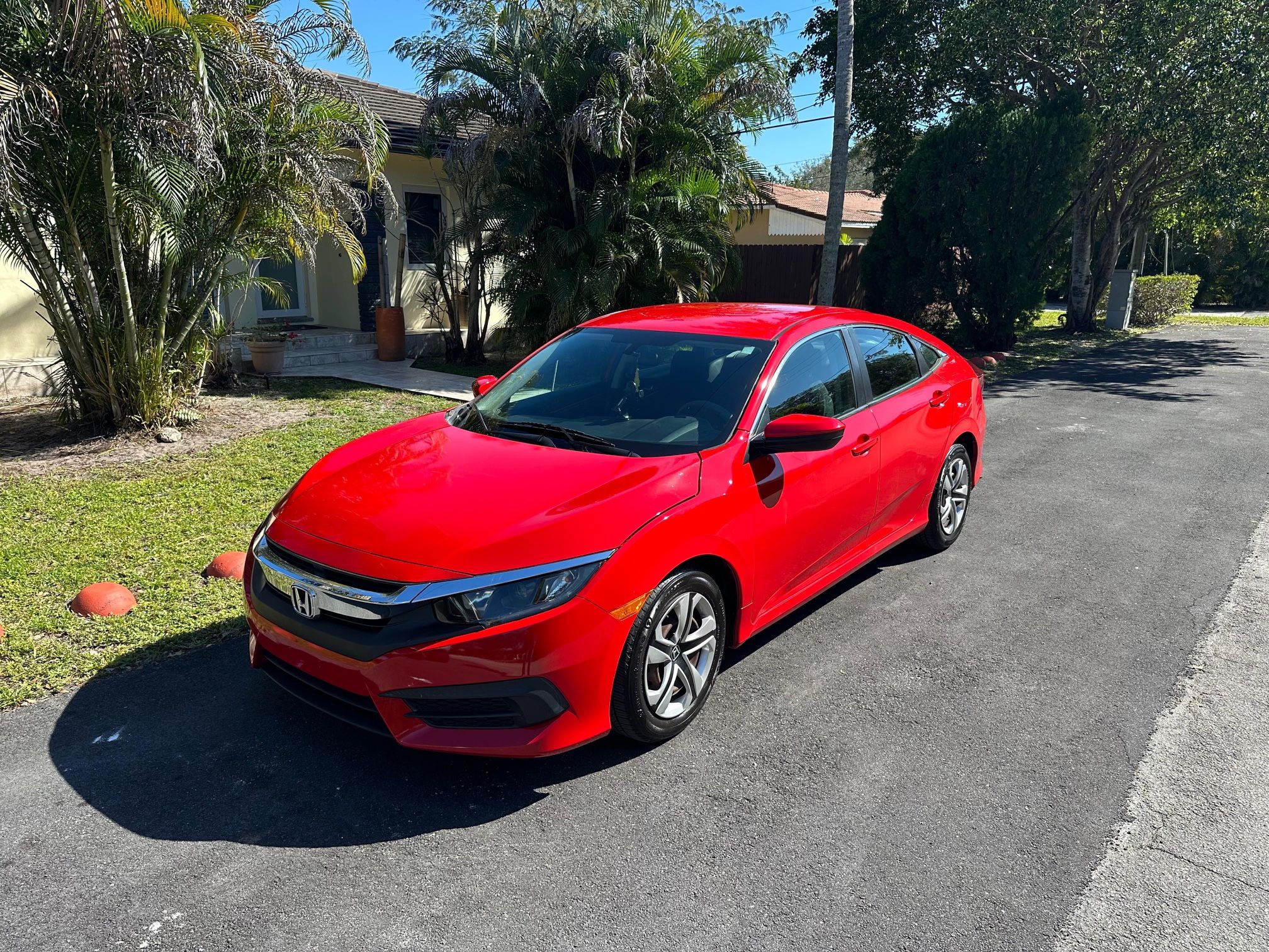 2017 Honda Civic – Clean Title – Runs Perfect – Well maintained