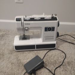 Brother STRONG &TOUGH SEWING MACHINE 