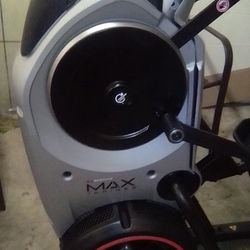 Bowflex M6 In Excellent Condition 