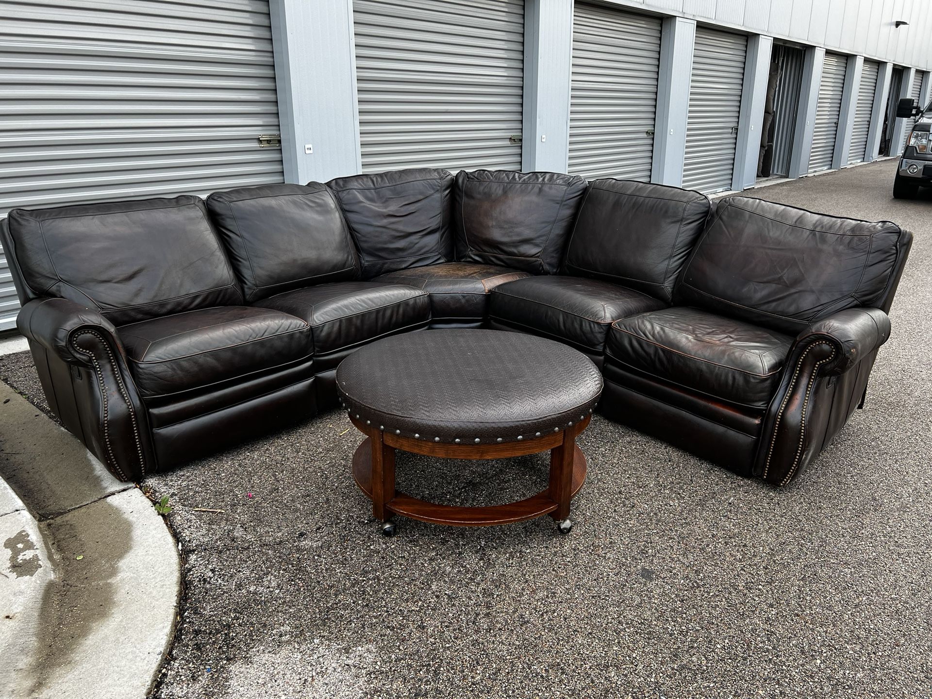 Beautiful Brown Leather Recliner Sectional Couch with Ottoman! ***Free Delivery***