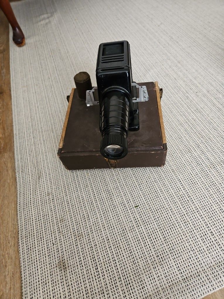 Vintage Kodak 2A Slide Projector W/blub, Case