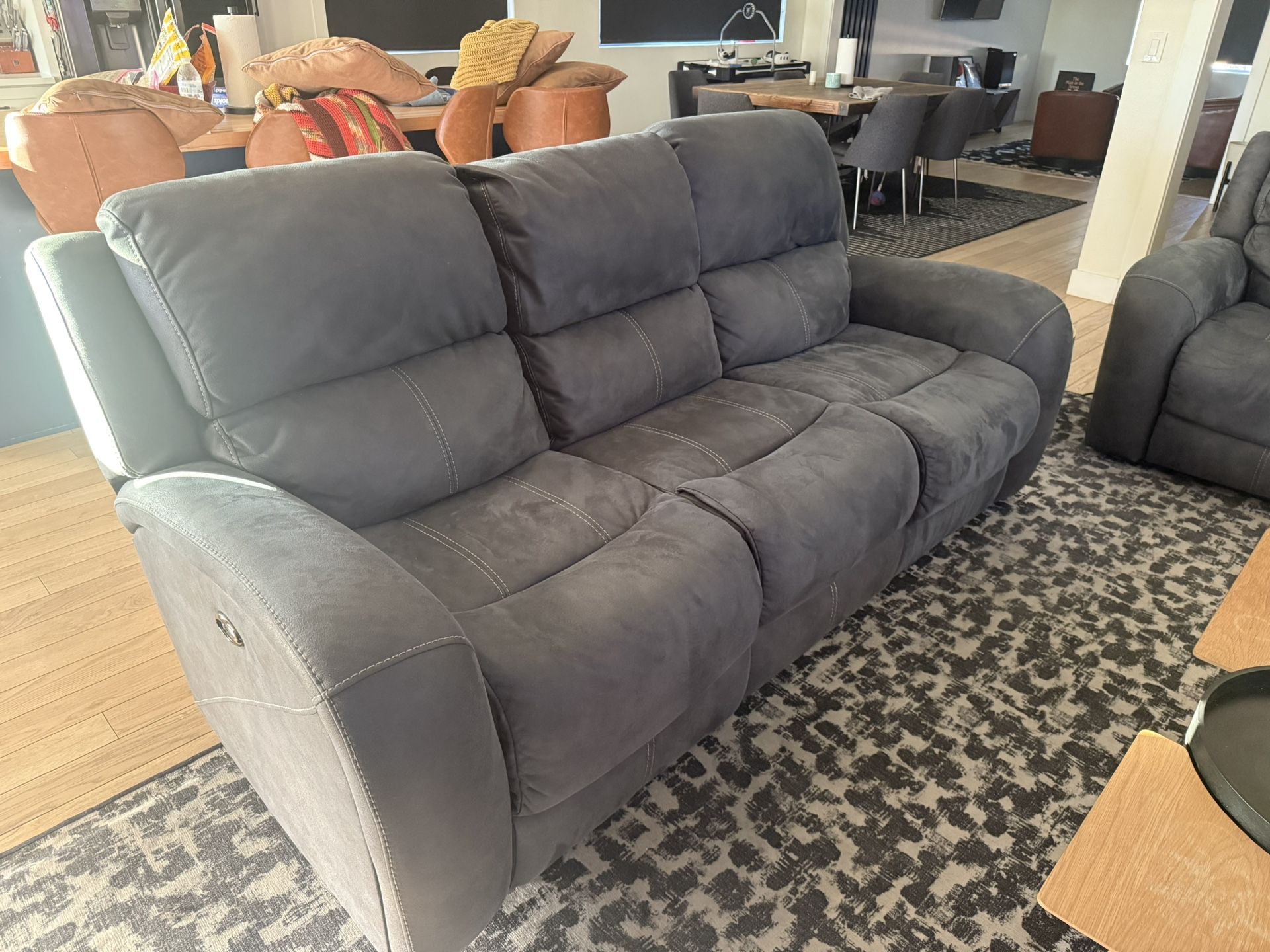Reclining couches