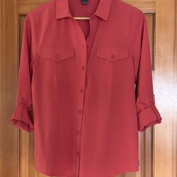 New! Eddie Bauer Departure button down shirt. Women’s size small.