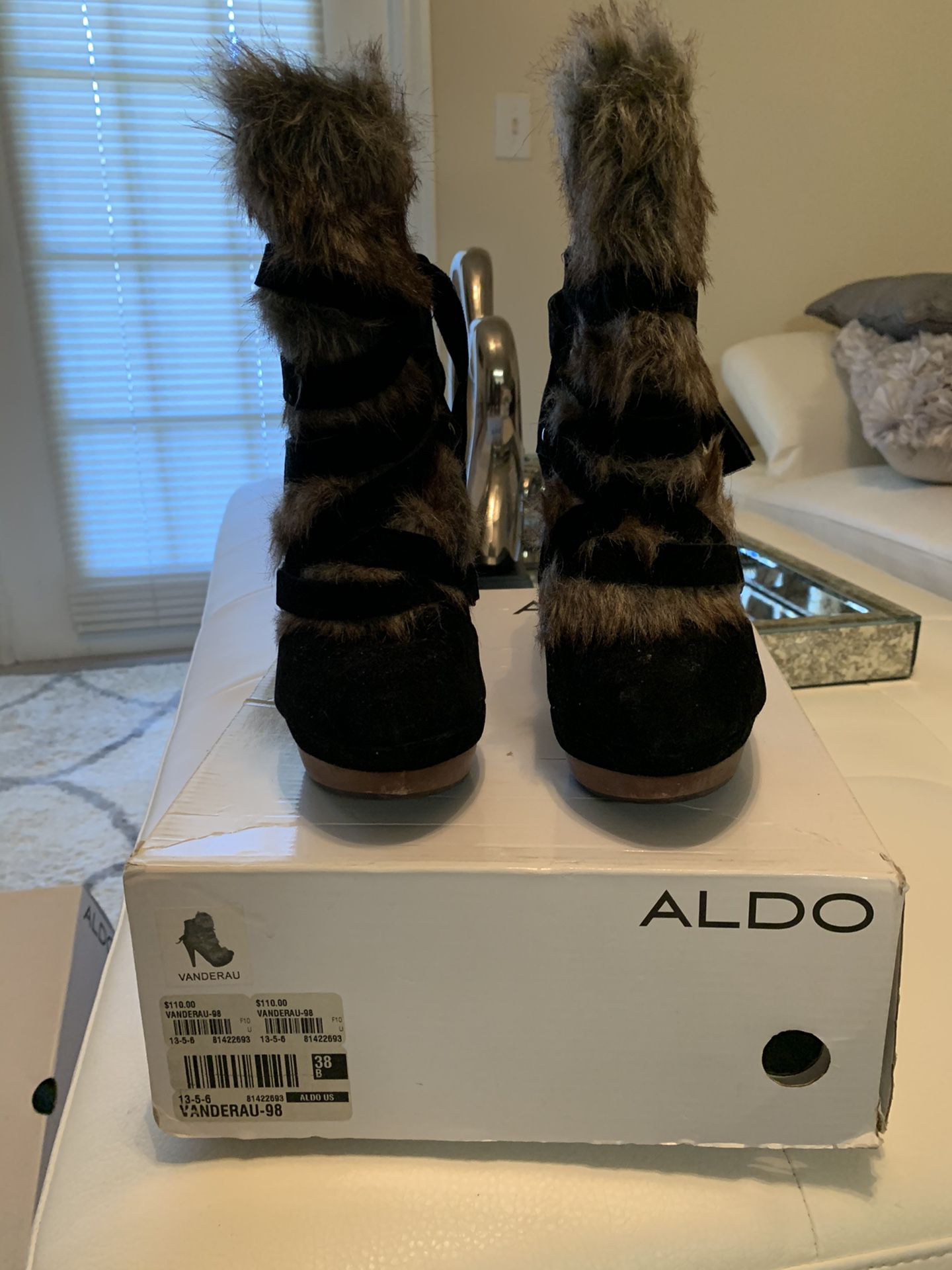 Aldo women’s boot size 38 (7.5)