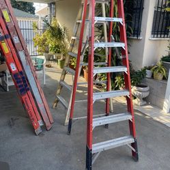 Excelente condition Fiberglass Different Sizes A frame ladders