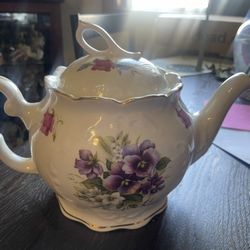 Pansy Crown Dorset Teapot