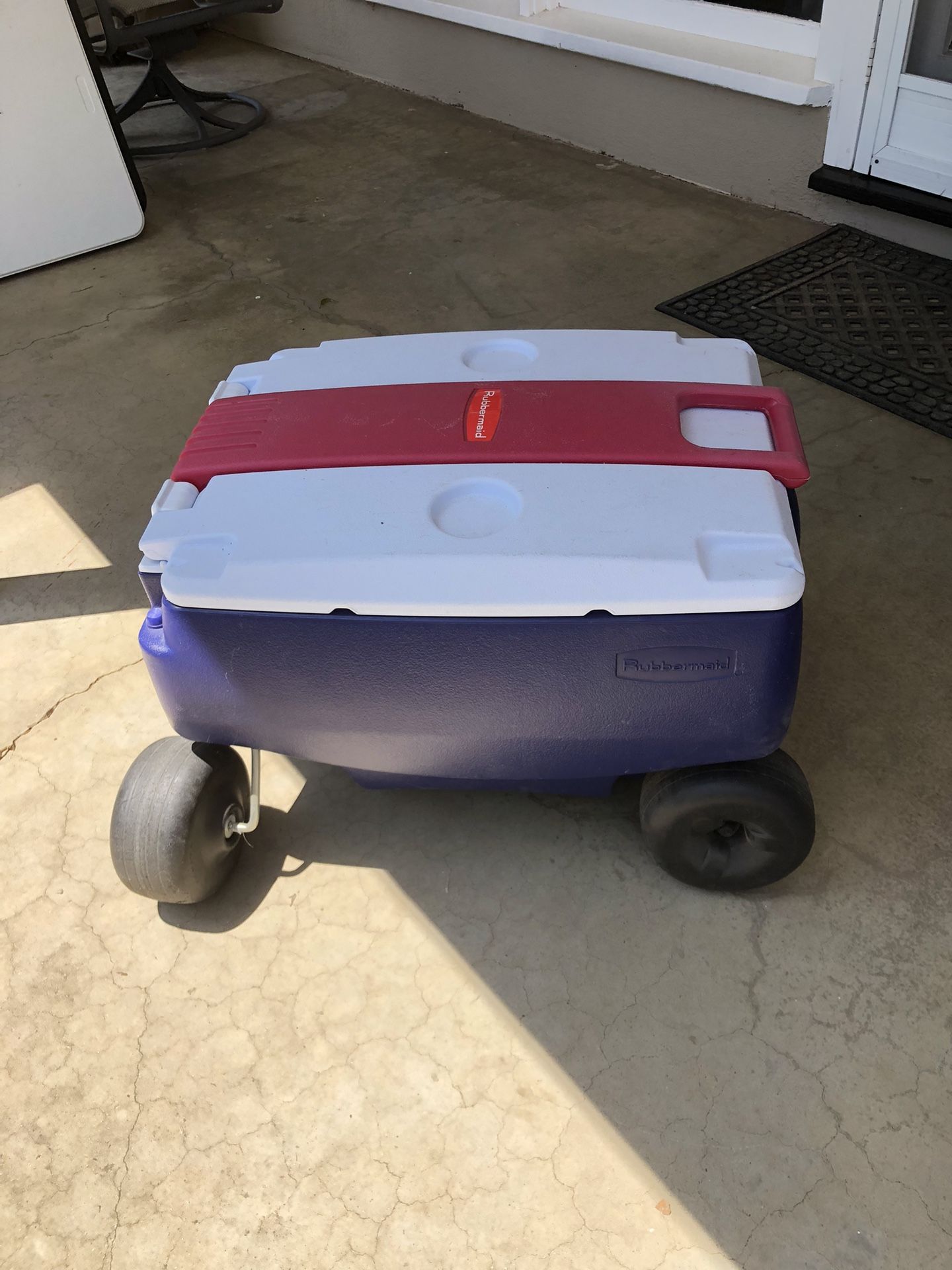 Rubbermaid Cooler