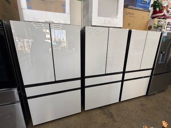 Brand new Samsung Bespoke 36 in. 23 cu. ft. Counter Depth 4-Door French Door Smart Refrigerator in White Glass with Beverage Center