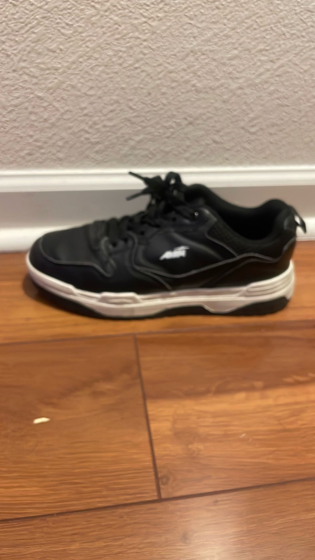 Have been worn. They are clean. trying to get rid off