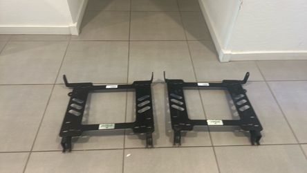 Seat brackets
